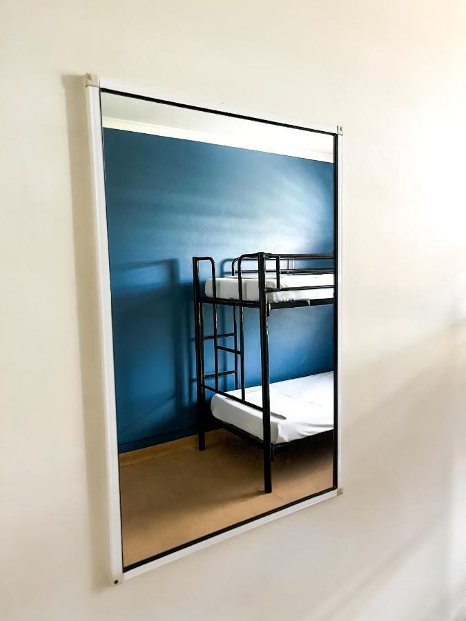 Mom Darwin Hostel ภายนอก รูปภาพ